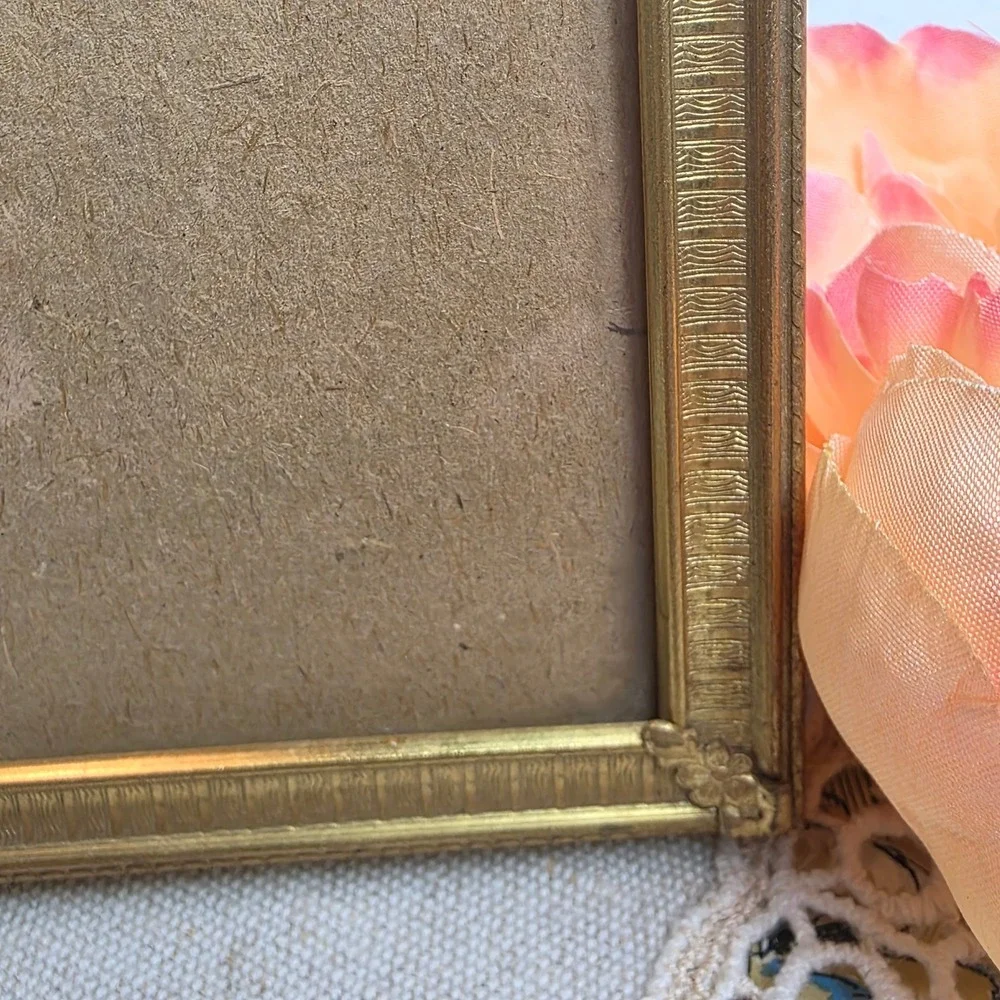 Vintage Gold Tone Metal Picture Frame Floral Corners Rectangular Tabletop‎